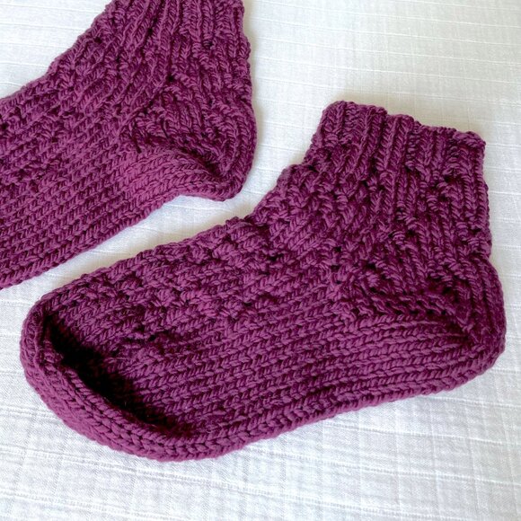 Handmade 🇨🇦 NWOT Hand Knit Merino Wool Reading/Bed Socks - Picture 4 of 4